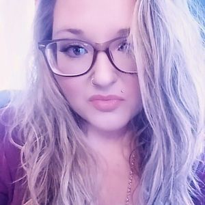 Meet your Posher, Alicia